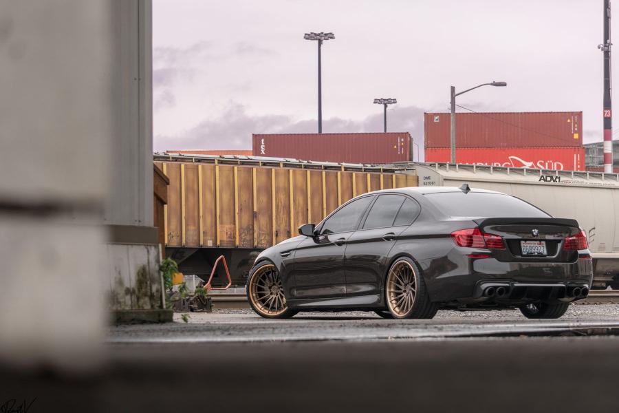  BMW M5 on ADV.1 Wheels (ADV15R TS CS) 2016 года  (фото 4 из 10)